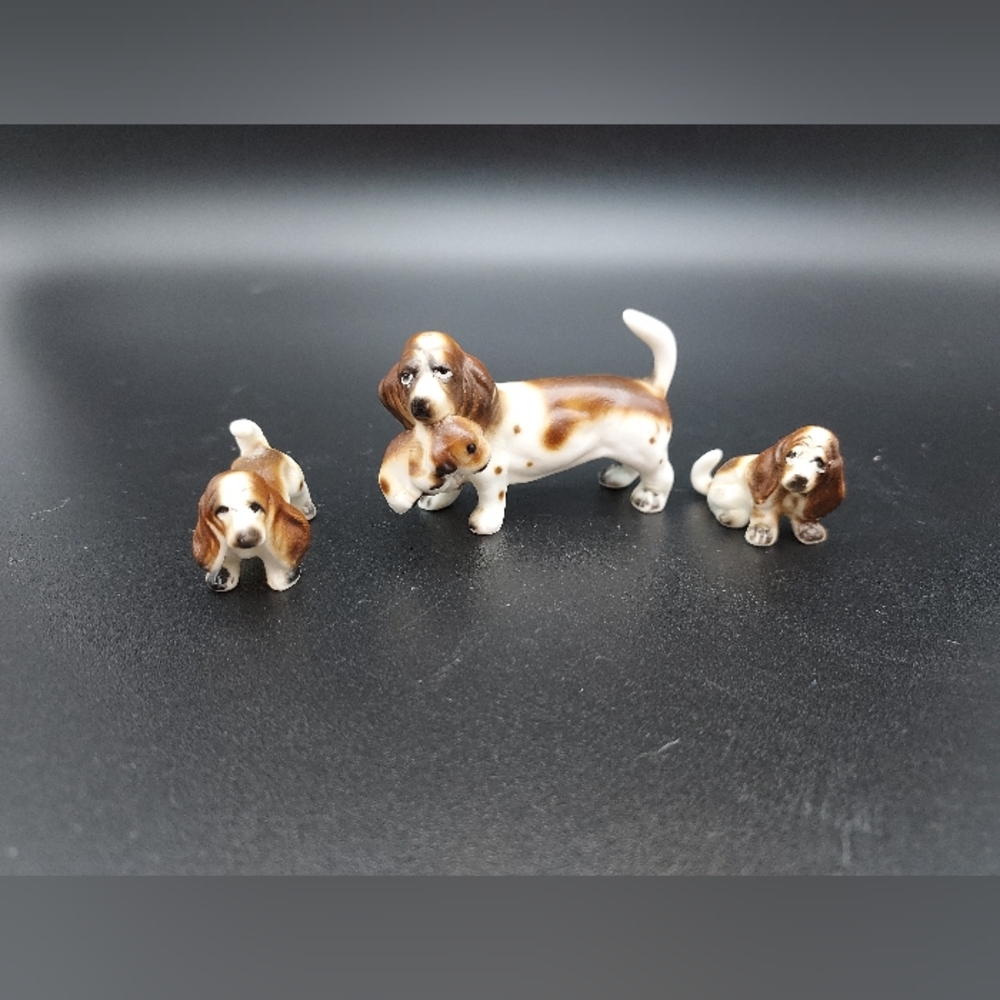 Vintage Set 3 Bassett Hound Dog Figurines Bone China Mom & Puppies Miniatures